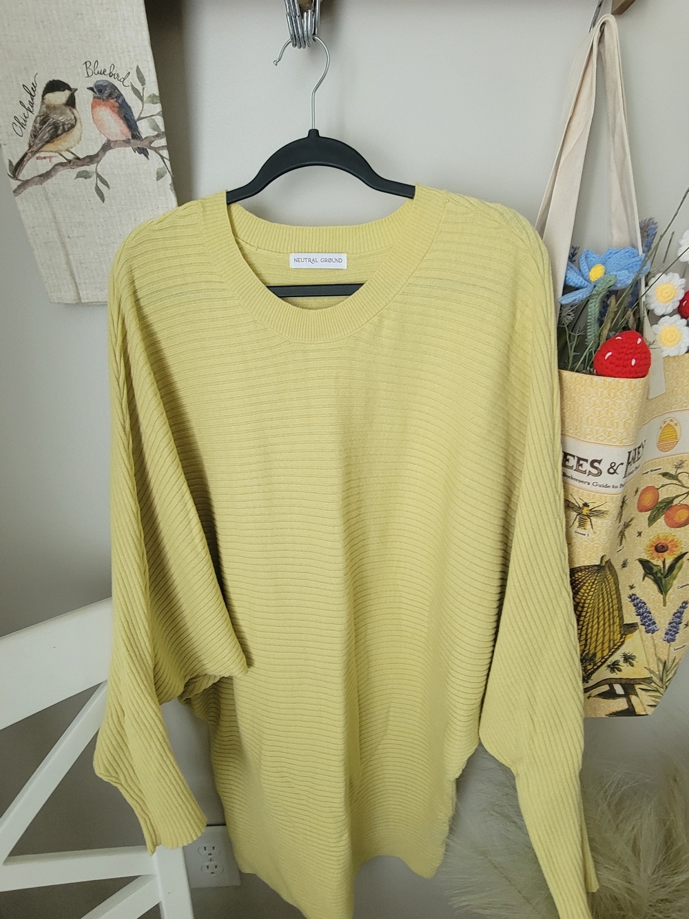 Women's Ribbed Crewneck Sweater in Chatreuse Size S